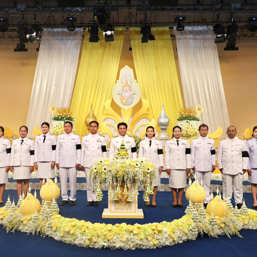 ร่วมบันทึกเทปถวายพระพรชัยมงคล พระบาทสมเด็จพระเจ้าอยู่หัว เนื่องในโอกาสวันเฉลิมพระชนมพรรษาครบรอบ 74 พรรษา